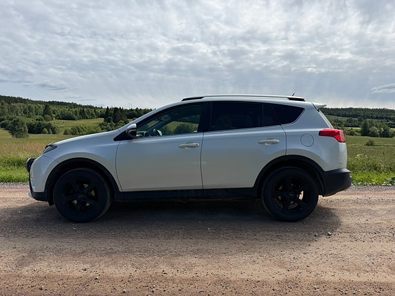 Toyota RAV4 5 of 5