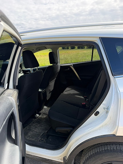 Toyota RAV4 8 of 9