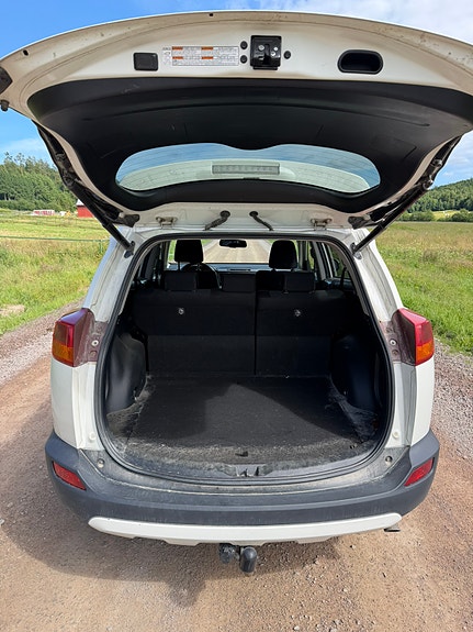 Toyota RAV4 9 of 9