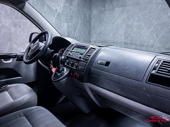 Volkswagen Transporter 14 of 28