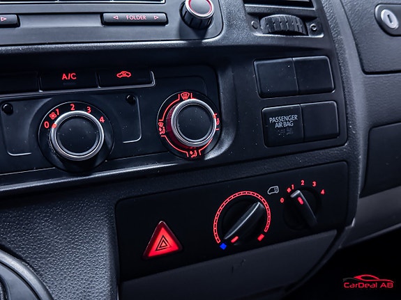 Volkswagen Transporter 26 of 28