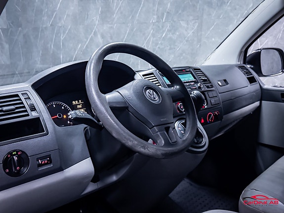 Volkswagen Transporter 12 of 28