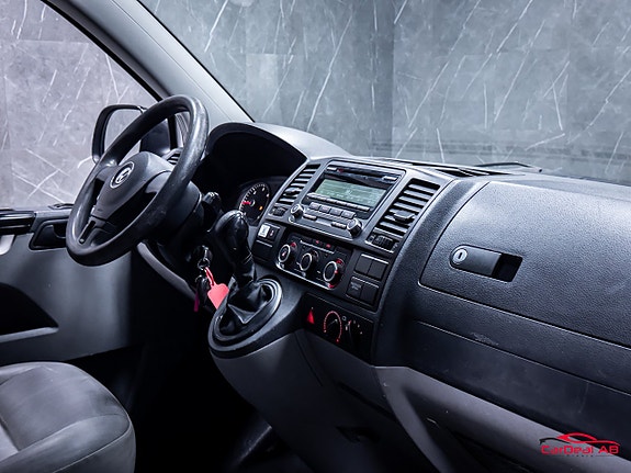Volkswagen Transporter 13 of 28