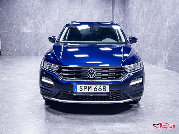 Volkswagen T-Roc 2 of 5