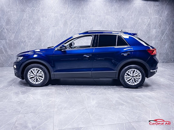 Volkswagen T-Roc 4 of 5