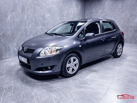 Toyota Auris 3 of 5