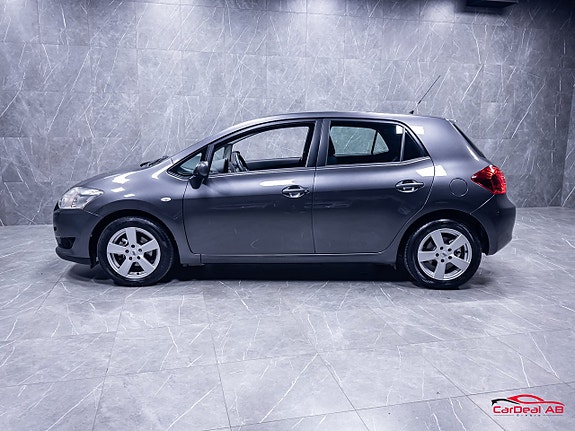 Toyota Auris 4 of 5