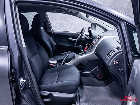 Toyota Auris 15 of 26