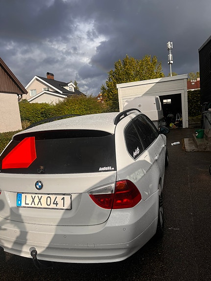 BMW 325d 4 of 8