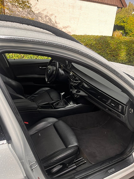 BMW 325d 6 of 8