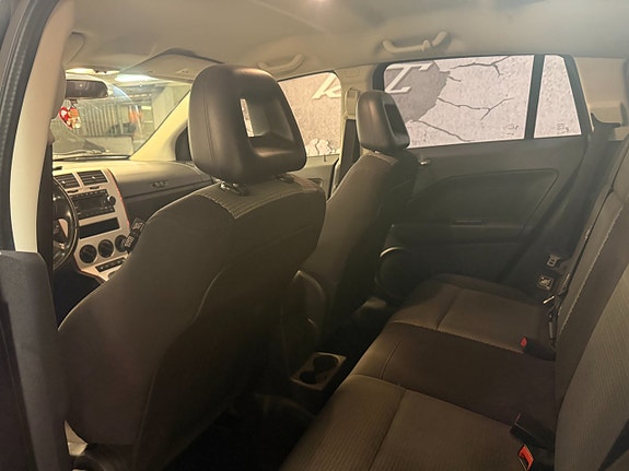 Dodge Caliber 10 of 15