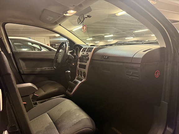 Dodge Caliber 12 of 15