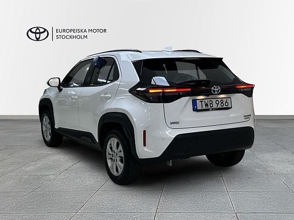 Toyota Yaris Cross 2 of 5