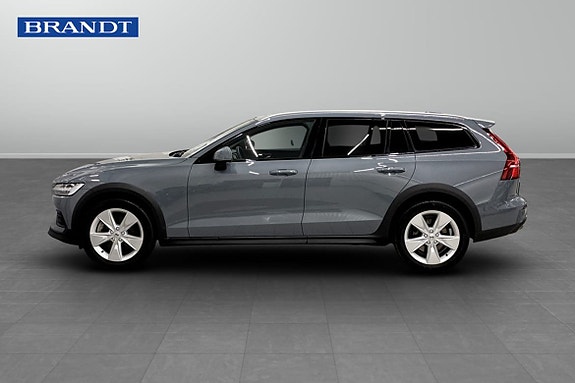 Volvo V60 Cross Country 3 of 5
