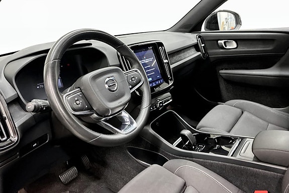 Volvo XC40 5 of 5