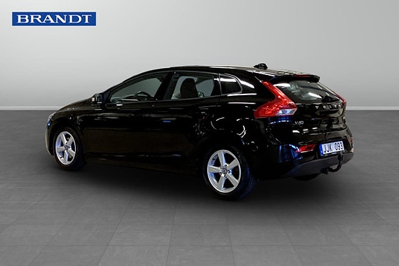 Volvo V40 2 of 5