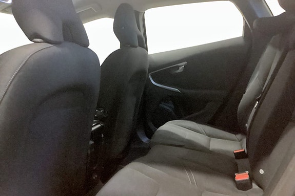 Volvo V40 9 of 11