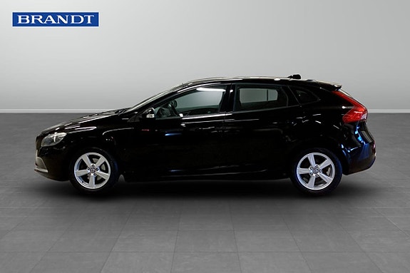 Volvo V40 3 of 5
