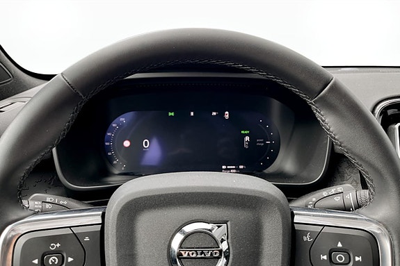Volvo EX40 7 of 12