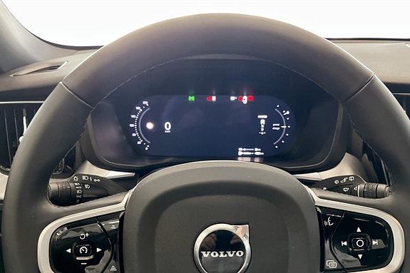 Volvo XC60 16 of 26