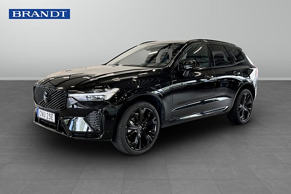 Volvo XC60 2 of 26
