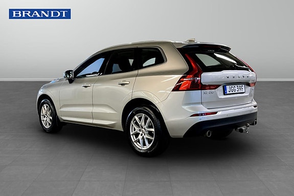 Volvo XC60 2 of 5