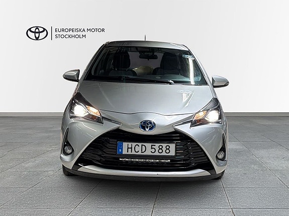 Toyota Yaris 6 of 13