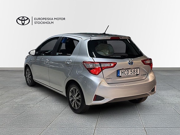 Toyota Yaris 5 of 13