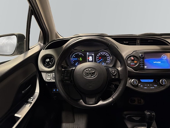 Toyota Yaris 13 of 13