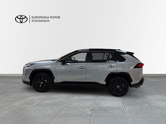 Toyota RAV4 4 of 5