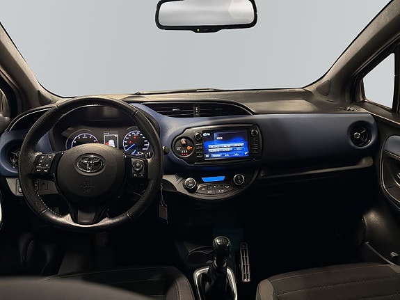 Toyota Yaris 8 of 11