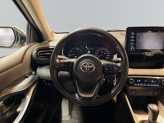 Toyota Yaris 9 of 13