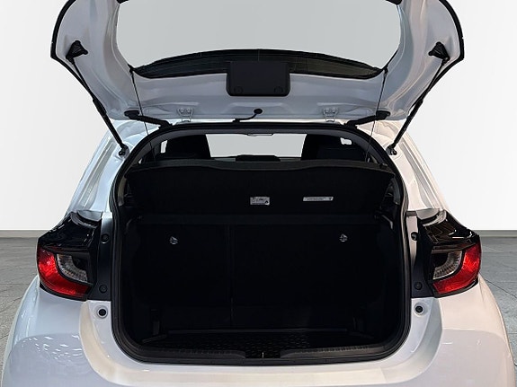 Toyota Yaris 10 of 13