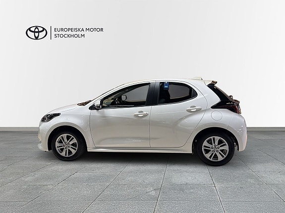Toyota Yaris 3 of 13