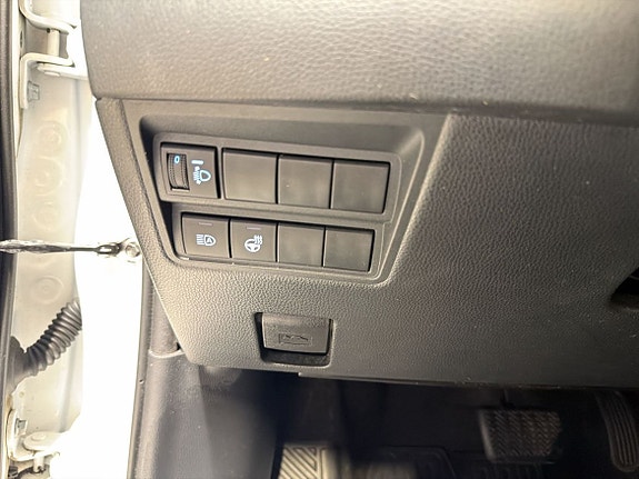Toyota Yaris 11 of 13