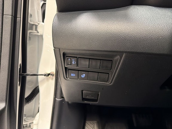 Toyota Yaris 11 of 13