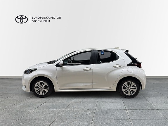 Toyota Yaris 3 of 13