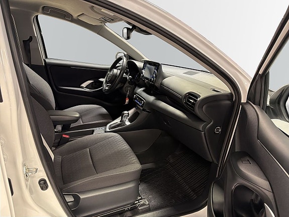Toyota Yaris 6 of 13