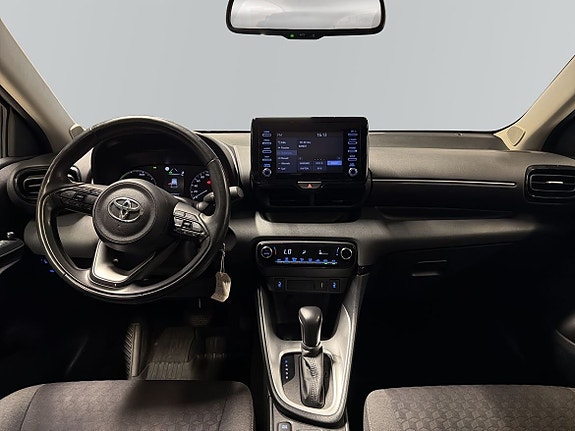 Toyota Yaris 8 of 13