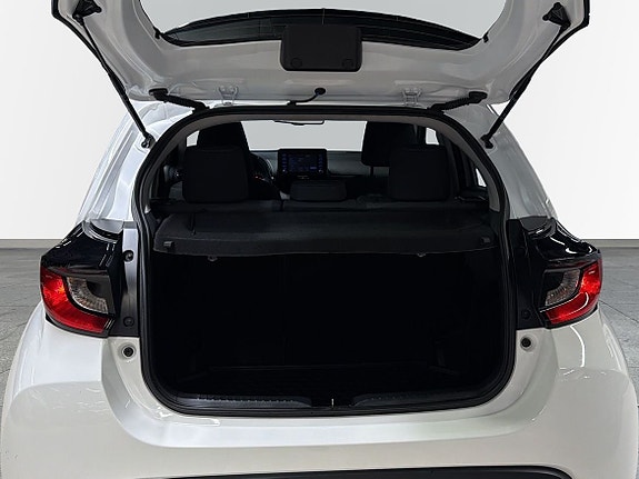 Toyota Yaris 10 of 13