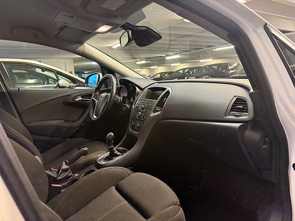 Opel Astra 12 of 16