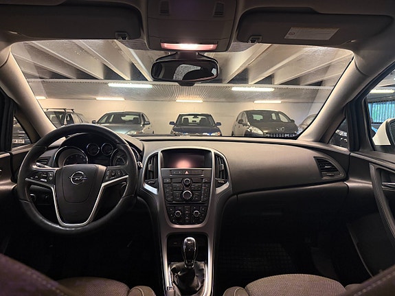 Opel Astra 13 of 16