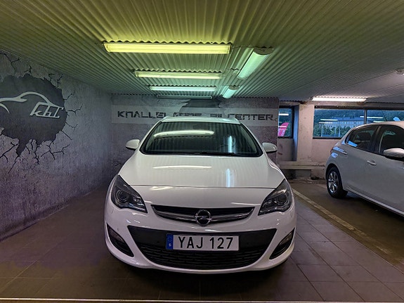 Opel Astra 2 of 5