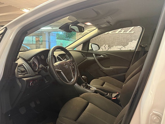 Opel Astra 9 of 16