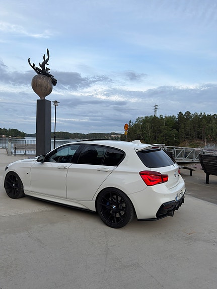 BMW M140i 3 of 5