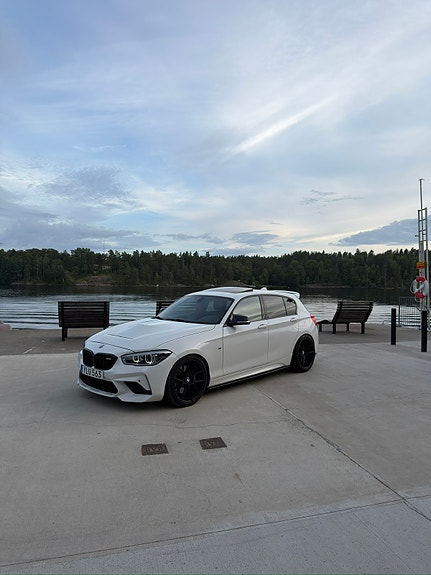 BMW M140i 2 of 5