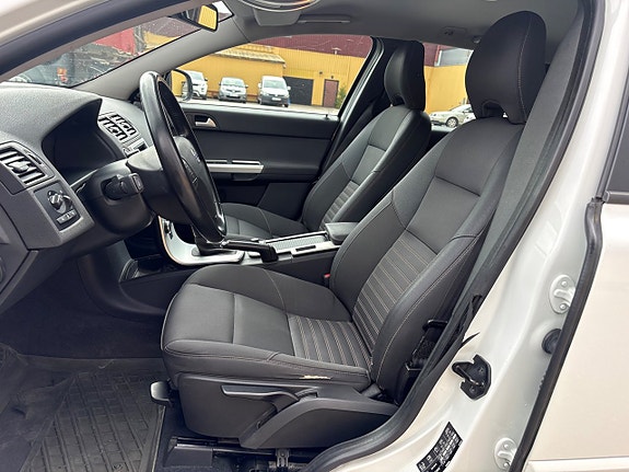 Volvo V50 10 of 16