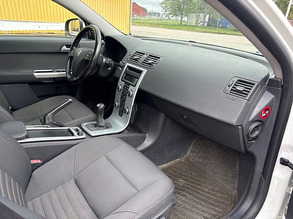 Volvo V50 11 of 16