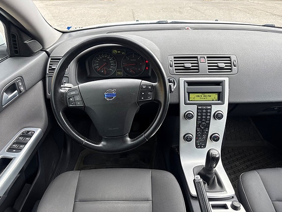 Volvo V50 8 of 16