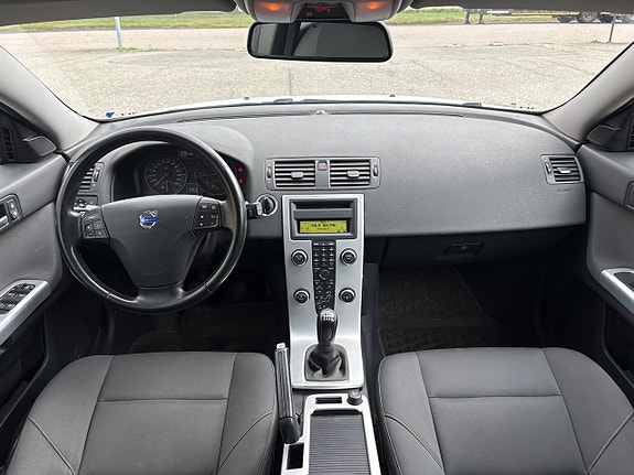 Volvo V50 7 of 16